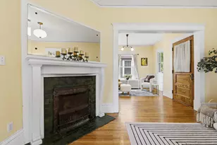 2919 N Hackett Ave, Milwaukee, WI 53211 - Photo 5