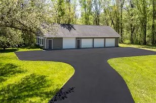 1041 Horns Corners Rd, Cedarburg, WI 53012 - Photo 25