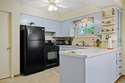 10713  60th St, Somers, WI 53144 - Photo 5