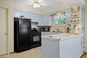 10713 60th St, Somers, WI 53144 - Photo 5