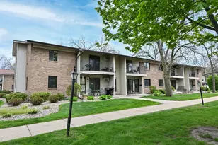 1684 S Carriage Ln, New Berlin, WI 53151 - Photo 23