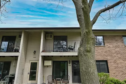 1684 S Carriage Ln, New Berlin, WI 53151 - Photo 19