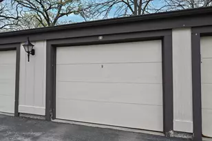 1684 S Carriage Ln, New Berlin, WI 53151 - Photo 25