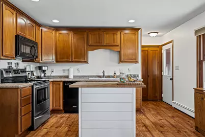 1555  Young Dr, Onalaska, WI 54650 - Photo 3