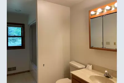 11411  Flavin Rd, Greenfield, WI 54660 - Photo 17