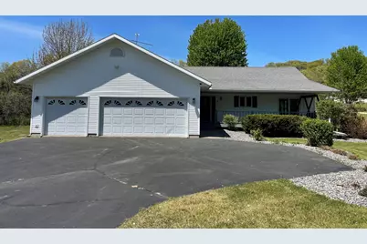 11411  Flavin Rd, Greenfield, WI 54660 - Photo 1