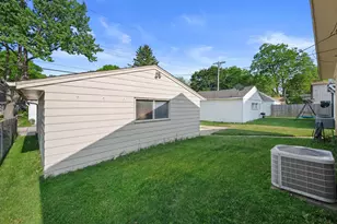 3216 N 88th St, Milwaukee, WI 53222 - Photo 27