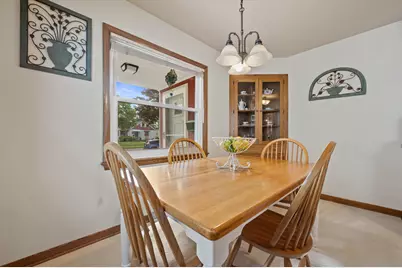 3216 N 88th St, Milwaukee, WI 53222 - Photo 9