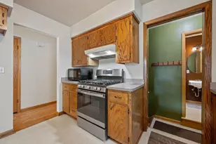 3216 N 88th St, Milwaukee, WI 53222 - Photo 11