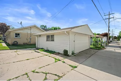 3216 N 88th St, Milwaukee, WI 53222 - Photo 25