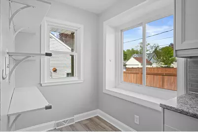 118 W Roberta Ave, Waukesha, WI 53186 - Photo 5