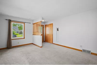 118 W Roberta Ave, Waukesha, WI 53186 - Photo 13