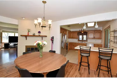 1526  Greenway Ter, Waukesha, WI 53186 - Photo 7