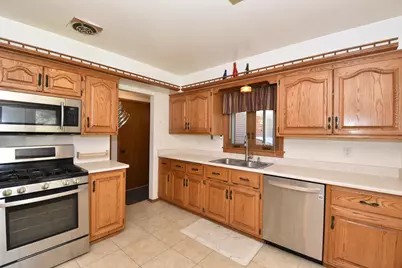 1526  Greenway Ter, Waukesha, WI 53186 - Photo 9