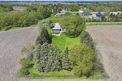 6739  Sportsman Dr, Racine, WI 53402 - Photo 33