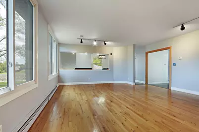 6739  Sportsman Dr, Racine, WI 53402 - Photo 7