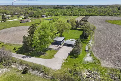 6739  Sportsman Dr, Racine, WI 53402 - Photo 3