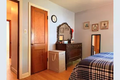 2407 S 78th St, West Allis, WI 53219 - Photo 9