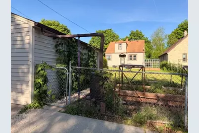 2407 S 78th St, West Allis, WI 53219 - Photo 33