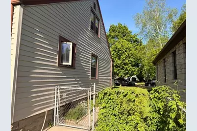 2407 S 78th St, West Allis, WI 53219 - Photo 37