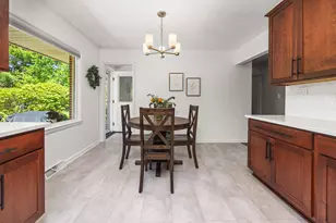 N58W21772 Maclynn Dr, Menomonee Falls, WI 53051 - Photo 7