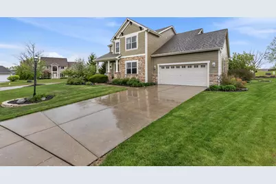3967  Oakmont Trl, Waukesha, WI 53188 - Photo 3