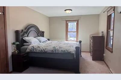 1304 S 115th St, West Allis, WI 53214 - Photo 9