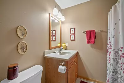 2120  Willowbrook Dr, West Bend, WI 53090 - Photo 15