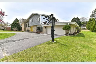 8947 N Santa Monica Blvd, Bayside, WI 53217 - Photo 7
