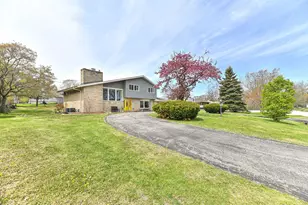 8947 N Santa Monica Blvd, Bayside, WI 53217 - Photo 5