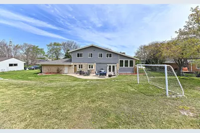 8947 N Santa Monica Blvd, Bayside, WI 53217 - Photo 33