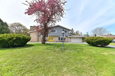 8947 N Santa Monica Blvd, Bayside, WI 53217 - Photo 3