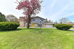 8947 N Santa Monica Blvd, Bayside, WI 53217 - Photo 3