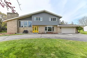 8947 N Santa Monica Blvd, Bayside, WI 53217 - Photo 1