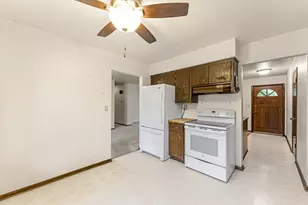 W173S7150 Grove St, Muskego, WI 53150 - Photo 11