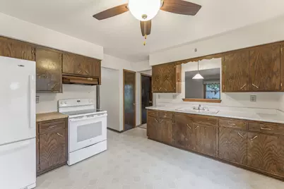 W173S7150  Grove St, Muskego, WI 53150 - Photo 9
