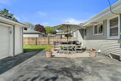8613 W Ohio Ave, Milwaukee, WI 53227 - Photo 29