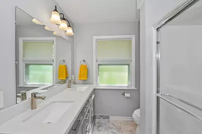 3633 S 158th St, New Berlin, WI 53151 - Photo 9
