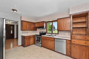 3633 S 158th St, New Berlin, WI 53151 - Photo 15