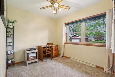 4761 S 81st St, Greenfield, WI 53220 - Photo 15