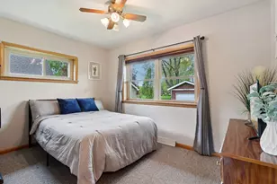 4761 S 81st St, Greenfield, WI 53220 - Photo 13