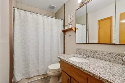 4761 S 81st St, Greenfield, WI 53220 - Photo 17