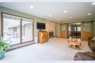 5307  Woodstone Dr, Hartford, WI 53086 - Photo 17