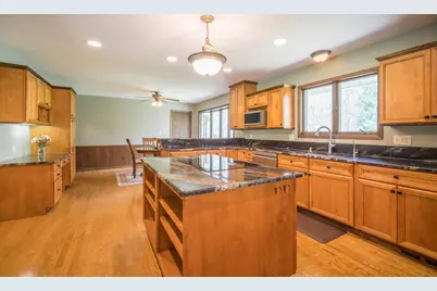 5307  Woodstone Dr, Hartford, WI 53086 - Photo 11