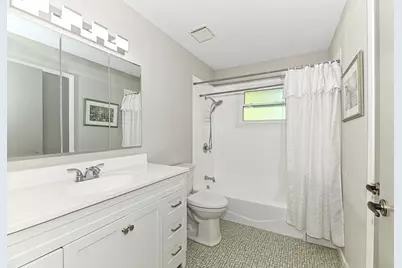 4265 S 68th St, Greenfield, WI 53220 - Photo 15