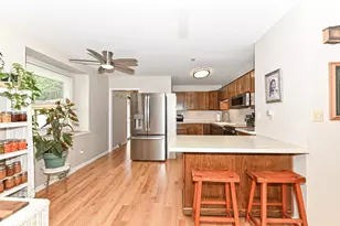 4265 S 68th St, Greenfield, WI 53220 - Photo 9