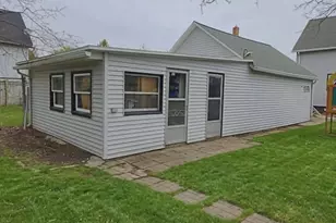 1420 Hawthorne Ave, Two Rivers, WI 54241 - Photo 31