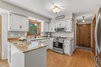 S45W25745  Underwood Ct, Waukesha, WI 53189 - Photo 7