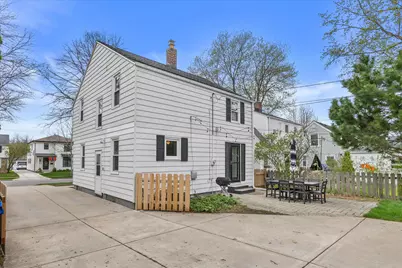 4634 N Idlewild Ave, Whitefish Bay, WI 53211 - Photo 3