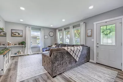 438  Tilson St, West Salem, WI 54669 - Photo 3